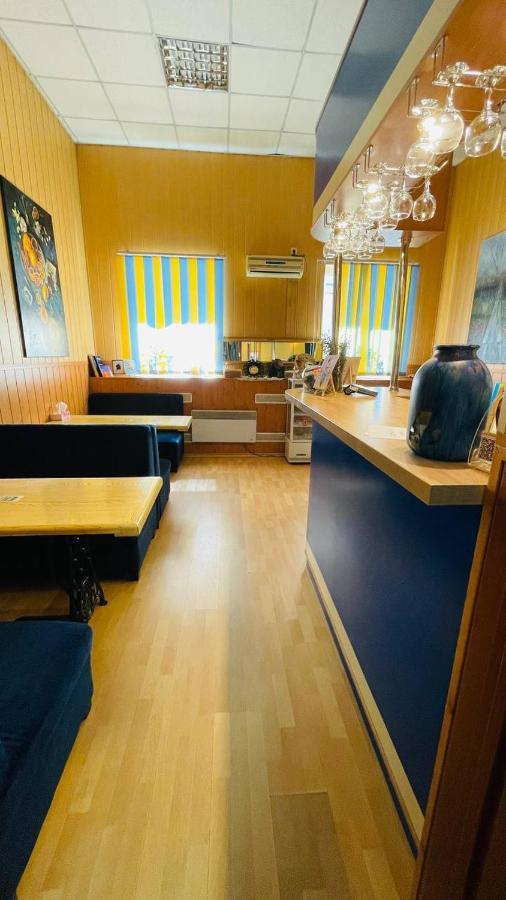 Арт-Вокзал Hotel Krivoy Rog Bagian luar foto